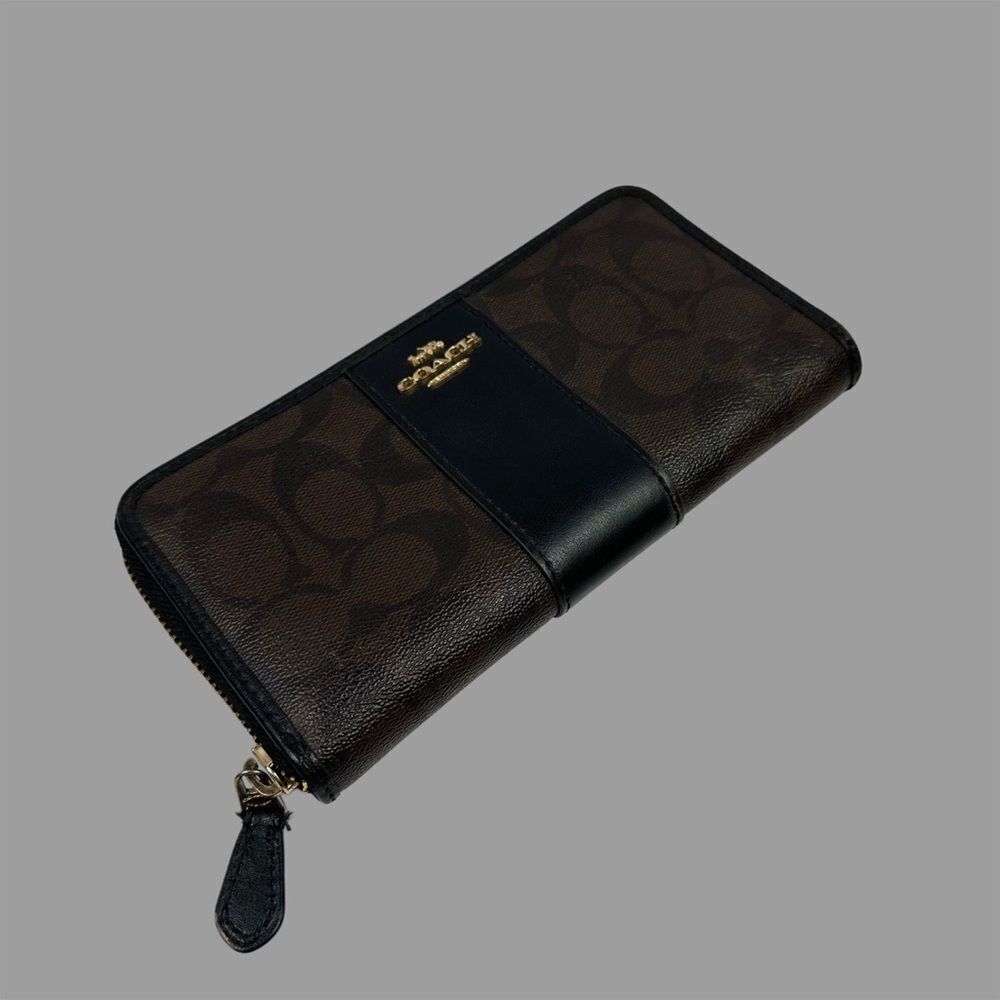 COACH Wallet - Brown